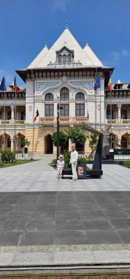 Buzău: Campanie de strângere de semnături pentru demiterea primarului Constantin Toma, inițiată de o fostă contracandidată