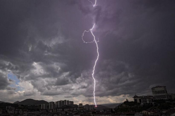 Cod roșu de vijelie în localități din județele Constanța și Tulcea, până la ora 21:00
