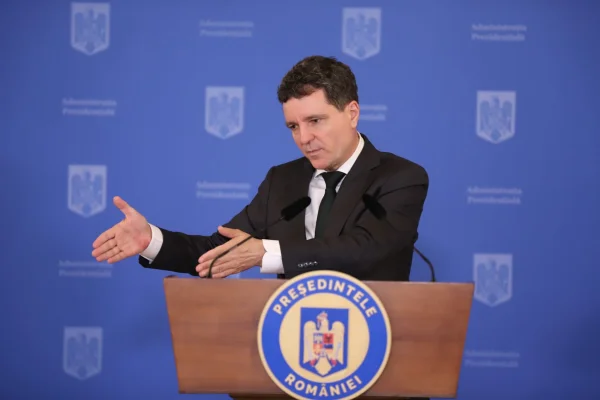 Jocul lui Nicușor Dan în Europa: noul președinte semnalizează spre Populari. De ce ar evita tocmai familia politică a lui Emmanuel Macron | Analiză
