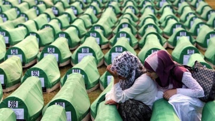 „Durere în suflet": Bosnia comemorează 30 de ani de ani de la genocidul de la Srebrenica