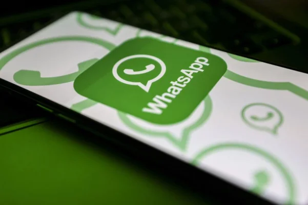 Atacuri cibrnetice pe WhasApp și iPhone asupra jurnaliștilor europeni