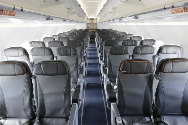 Avioane cu locuri în picioare. Mit sau realitate?
