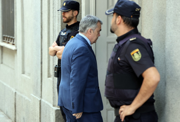 Fost consilier principal al premierului spaniol, arestat în cadrul unei anchete de CORUPȚIE. Soția și fratele premierului, implicați și ei