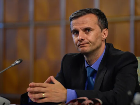 Socol: Să ne bucurăm că s-a încheiat acordul privind mineralele rare dintre SUA si Ucraina