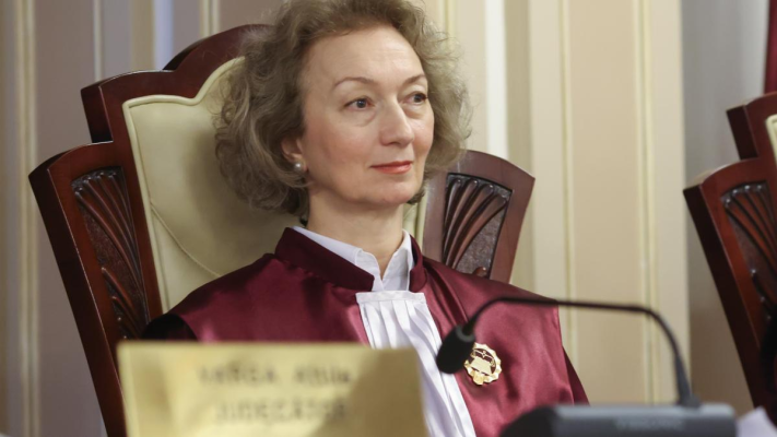 Simina Tănăsescu este noul președinte al CCR. Aceasta a fost consiliera lui Iohannis, cel care a și numit-o la Curte în 2019