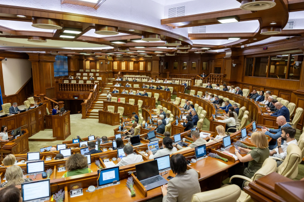 Irina Vlah și Renato Usatîi, șanse să ajungă în Parlament. Ce arată cel mai recent sondaj