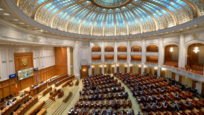 Parlamentul își alege, astăzi, președinții celor două camere