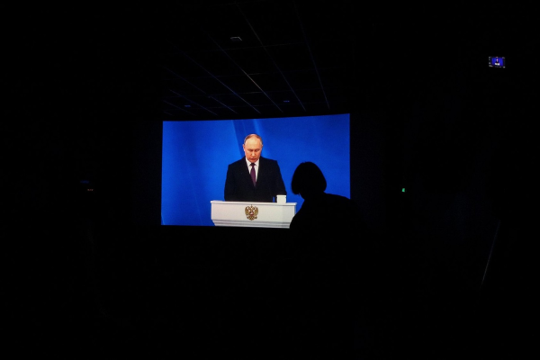 Prim-ministrul britanic şi preşedintele francez îndeamnă la creşterea presiunii asupra lui Putin pentru a obţine un armistiţiu în Ucraina. ”Asta va face diferenţa”