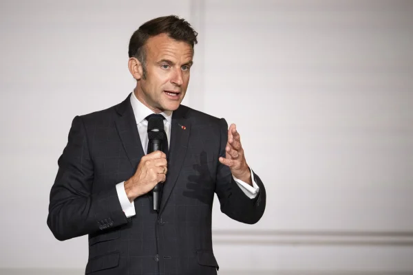 „Gravitatea faptelor Frăției Musulmane”. Macron a însărcinat guvernul să facă propuneri pentru a întreprinde acțiuni