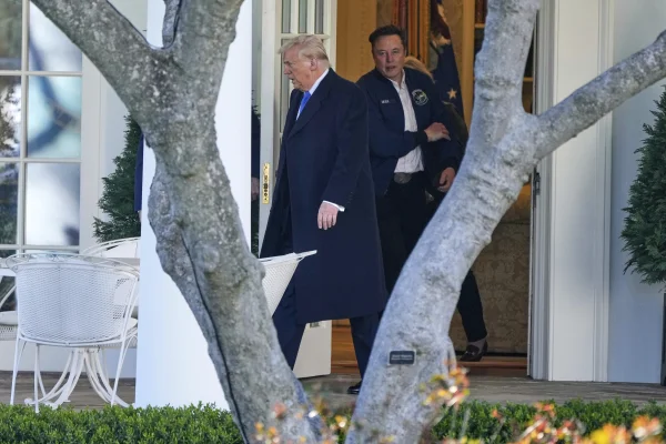 Elon Musk anunță că părăsește funcția de „angajat special al guvenului". Cel mai bogat om al lumii îl critică pe Trump