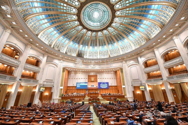 VIDEO Parlament/ A început ședința de plen comun în care se prezintă moțiunea de cenzură