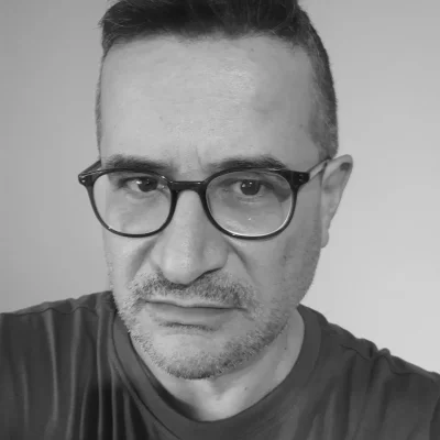 Românii din Marea Britanie, prinși între două lumi și două discriminări
