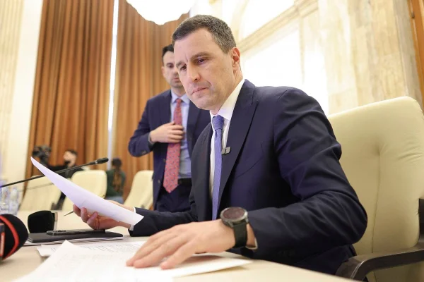 Tanczos Barna, după discuţia cu preşedintele Nicuşor Dan: Prioritatea noului guvern, cu puteri depline, va fi să aprobe pachetul de măsuri pentru reducerea deficitului şi restabilirea echilibrului bugetar, care trebuie prezentat Comisiei Europene