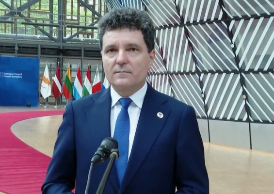 Nicuşor Dan spune că va avea o discuţie cu Ursula von der Leyen, la Bruxelles: În primul rând despre situaţia politică din România, ce s-a întâmplat în aceste săptămâni şi cele două subiecte pe care le avem deschise cu Comisia,  deficitul şi PNRR
