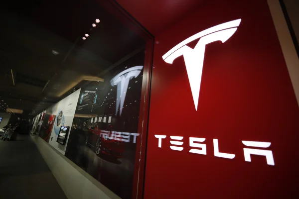 Vânzările Tesla au scăzut cu 13%, cea mai slabă performanță din ultimii aproape trei ani