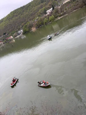 Fetiţă de trei ani, căutată de pompieri după ce ar fi căzut în râul Târnava Mare