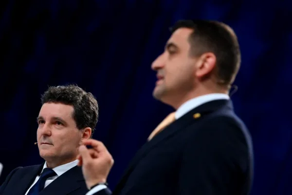 Video
Dezbaterea de la TVR, cu un singur candidat. George Simion și Nicușor Dan evită, din nou, să se întâlnească