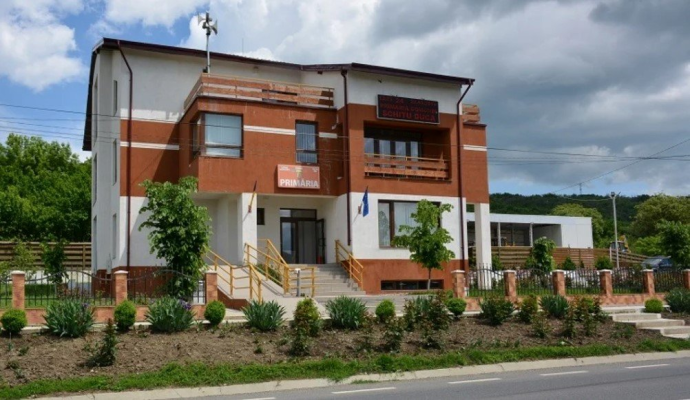 ZIARUL DE IAȘI | Un consilier local din Schitu Duca cere eliminarea indemnizațiilor și a postului de viceprimar pentru a reduce cheltuielile publice