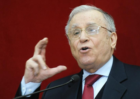 Iliescu e conștient, stabil cardiovascular, dar are nevoie de asistare minimă respiratorie