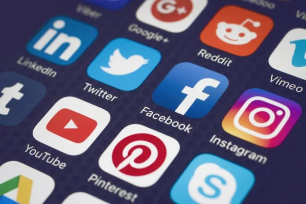 Directoratul Naţional de Securitate Cibernetică a identificat o tentativă de fraudă, propagată printr-o pagină de Facebook cu milioane de urmăritori
