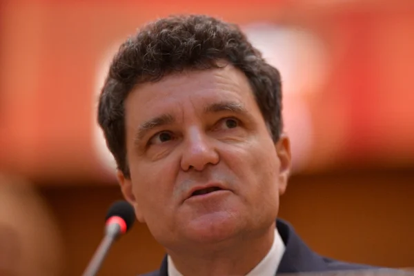 Nicuşor Dan, DISCUȚII cu miniştrii Cseke Attila şi Marcel Boloş pe tema deficitului bugetar
