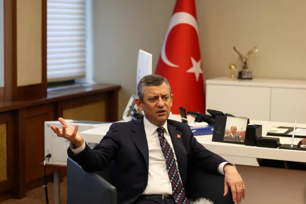 Parchetul din Istanbul îl anchetează pe șeful opoziției turce, Ozgur Ozel