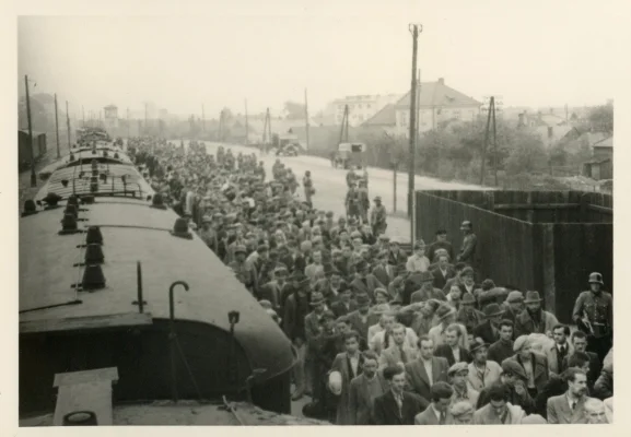 Acum 85 de ani începea să funcționeze lagărul nazist de concentrare, ulterior de exterminare, de la Auschwitz