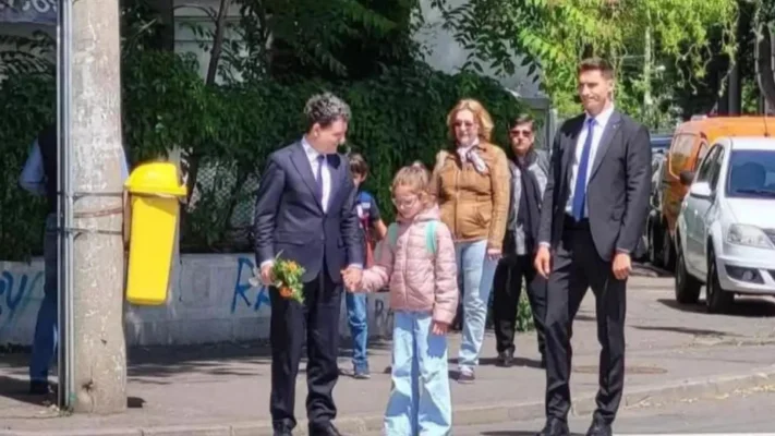 Cum va fi păzit Nicușor Dan? Noul președinte trebuie să renunțe la plimbările cu metroul și condusul copiilor la școală