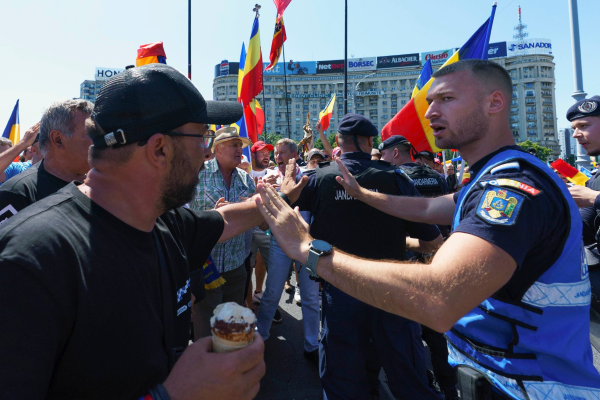 6 dosare penale întocmite de autorități, după violențele din Piața Victoriei și blocarea A1 de către susținători ai lui Călin Georgescu
