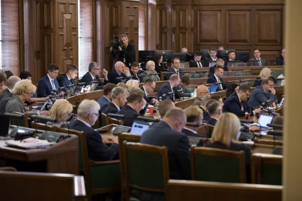 Autoritățile letone l-au reținut, temporar, pe Aleksejs Rosļikovs, un fost deputat și actual lider al partidului etnic rus din Letonia