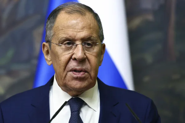 Rusia exclude negocieri de pace la Vatican. Serghei Lavrov: „Nu e elegant ca două țări ortodoxe să discute într-un loc catolic”