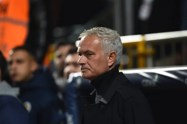 Primul sezon urât al lui Mourinho în Turcia – Vedetele pleacă, scandalurile rămân la Fenerbahce