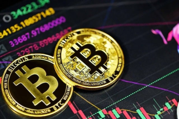 Organismul UE de reglementare a valorilor mobiliare atrage atenţia firmelor cripto să nu-i dezinformeze pe clienţi