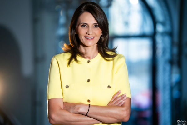 'Angry Birds de Oradia': Anca Alexandrescu îl ironizează dur pe premierul Ilie Bolojan pentru modul în care gestionează Guvernul