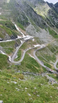Tranfăgărăşanul se deschide vineri, de la ora 7.00. Circulaţia va fi permisă doar între orele 7:00 – 21:00 / Şeful CNAIR avertizează cu privire la interacţiunea cu urşii de pe traseu