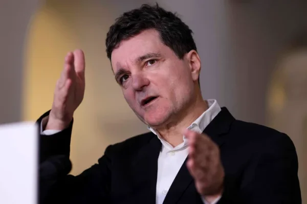 Video
Înregistrare incendiară: cum a fost Nicușor Dan dat afară din USR. Moșteanu: „Eu m-am certat cu el. I-am luat partidul în 2017” - AUDIO