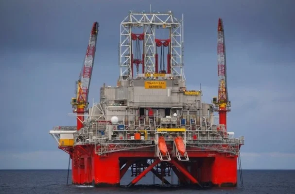 FOTO Greenpeace, ce vrea blocarea Neptun Deep: În Europa încep să fie anulate în justiție autorizări de exploatări de țiței și gaze cu același argument climatic ca al nostru