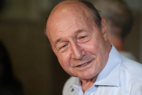 BREAKING NEWS Traian Băsescu, operat pe inimă într-un spital din Paris