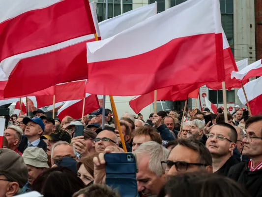 Alegerile care pot redefini Polonia. Viitorul țării, în mâinile unui electorat divizat