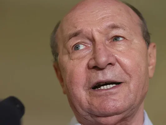 Băsescu: Diferența dintre Simion și Nicușor Dan, recuperabilă. Fostul președinte, apel la mobilizare