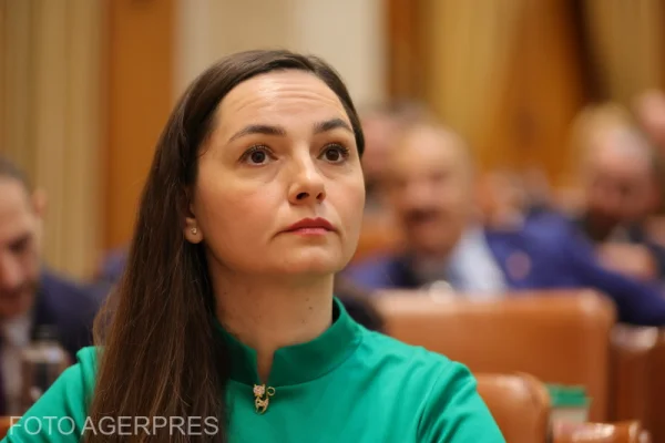 Moţiune simplă împotriva ministrului Predoiu. Preşedintele Camerei i-a retras cuvântul deputatei Anamaria Gavrilă