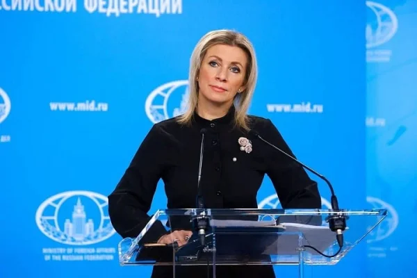 Maria Zaharova, glumă pe seama președintelui francez: Macron a fost lovit de „mâna Kremlinului”