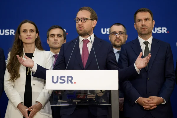 Nouă candidați în cursa pentru șefia USR. Cine sunt cei care vor să conducă partidul