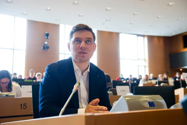Tudose nu vrea la Bruxelles. Victor Negrescu, opțiunea guvernului pentru funcția de comisar european