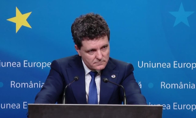 Nicuşor Dan: Mi s-a spus, pe de o parte, că sistemul de burse pe care îl avem noi în preuniversitar nu există nicăieri în Europa şi că e anormal să numeşti de merit ceea ce iau 30% dintre elevii din sistem