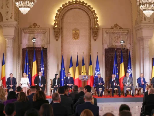 Crin Antonescu, replică pentru Nicușor Dan: ”Nu puteți jigni”. Mai mulți candidați au vrut să plece