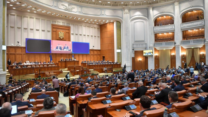 Parlamentari spectatori. 100 dintre ei n-au luat cuvântul niciodată de când au depus jurământul
