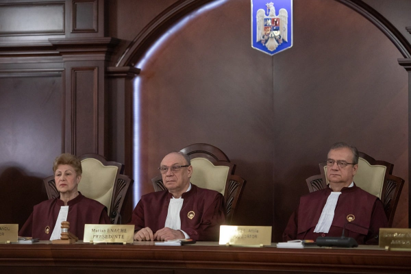 Curtea Constituțională spune că niciun judecător care se pensionează nu a cerut sau primit indemnizații de 30.000 de euro: Orice măsură se derulează cu avizul expres al Ministerului Finanțelor / G4Media a arătat în exclusivitate cum CCR urma să discute bugetarea indemnizațiilor