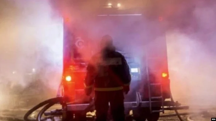 Incendiu puternic la un complex de depozite, în municipiul Galaţi/ A fost emis mesaj RO-Alert