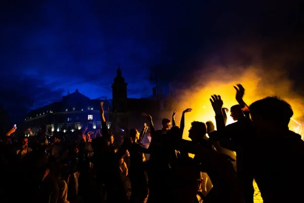 Teatrul din Sibiu închiriază aproape 8.000 de camere de hotel în municipiu pentru festivalul de teatru / Oferă 2,2 milioane de lei